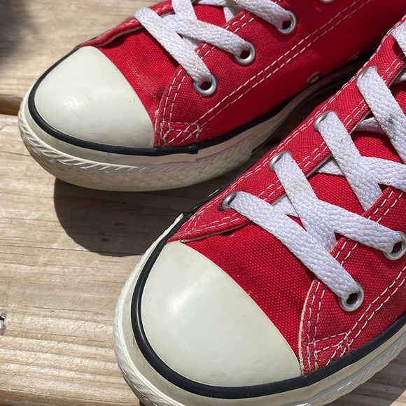 CONVERSE Sneakers- ALL STAR RED LOW TOP SNEAKER - UNISEX YOUTH Size 3 - Picture 8 of 10